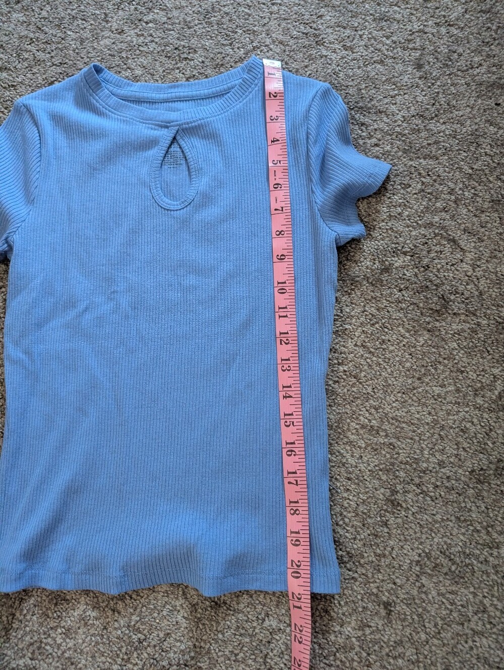 SO Ribbed Keyhole Top - Picture 5 of 6